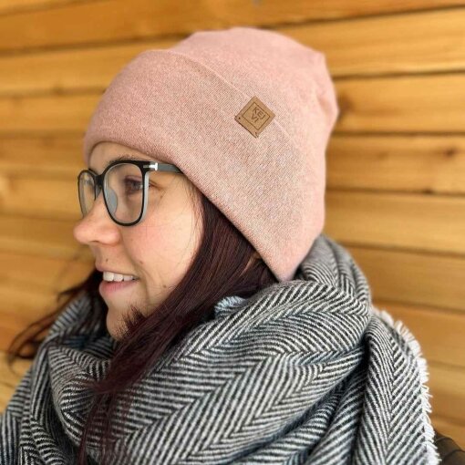 zimní pleteninová čepice - dámská